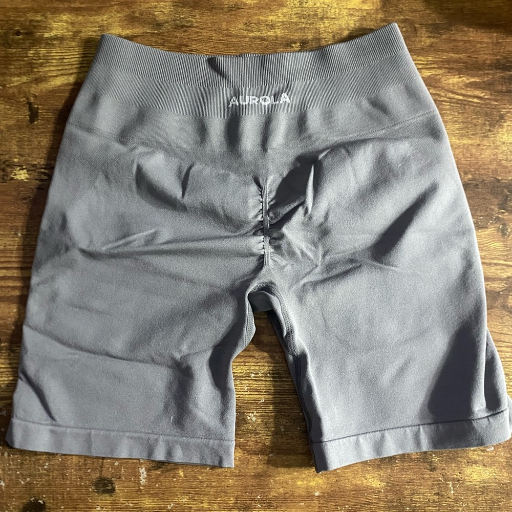 AUROLA shorts:size m